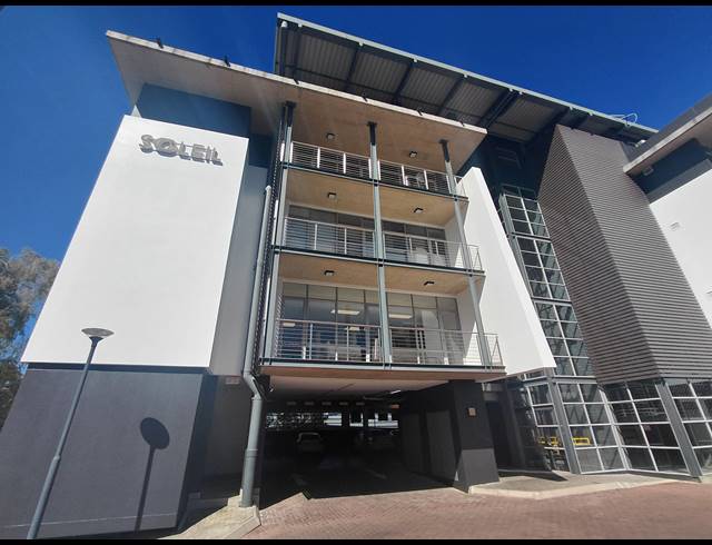 358M² OFFICE FOR SALE IN LYME PARK